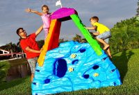 Diana and Roma pretend play climbing with activity toys 3