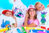 Vlad, Nikita and Mom paint T-shirts and caps! 3 Marker Challenge 1