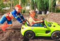 Nikita ride on children's car and stuck in the ground Vlad tows on the tractor 17