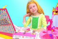 Alice Pretend Play in house for Princesses 2