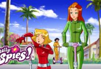 🔎🌸 Spying All Around the World 🧳 Totally Spies | Cartoon Compilation 18