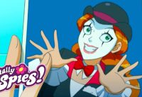 🔎🌸 Super Spy Secrets 🤫 Totally Spies | Cartoon Compilation 11