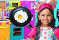 Alice Pretend Princess & Plays Cooking Food with Kitchen Toy 15